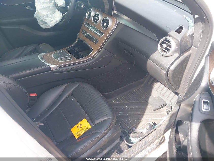 2021 Mercedes-benz Glc VIN W1N0G8EB3MV284195 IAAI salvage auction — BIO HAZARD, Wait Title, sold $1,650 on 2026-07-28 (photo 5)