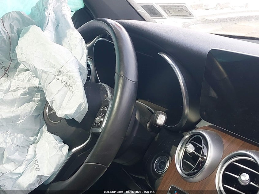 2021 Mercedes-benz Glc VIN W1N0G8EB3MV284195 IAAI salvage auction — BIO HAZARD, Wait Title, sold $1,650 on 2026-07-28 (photo 7)