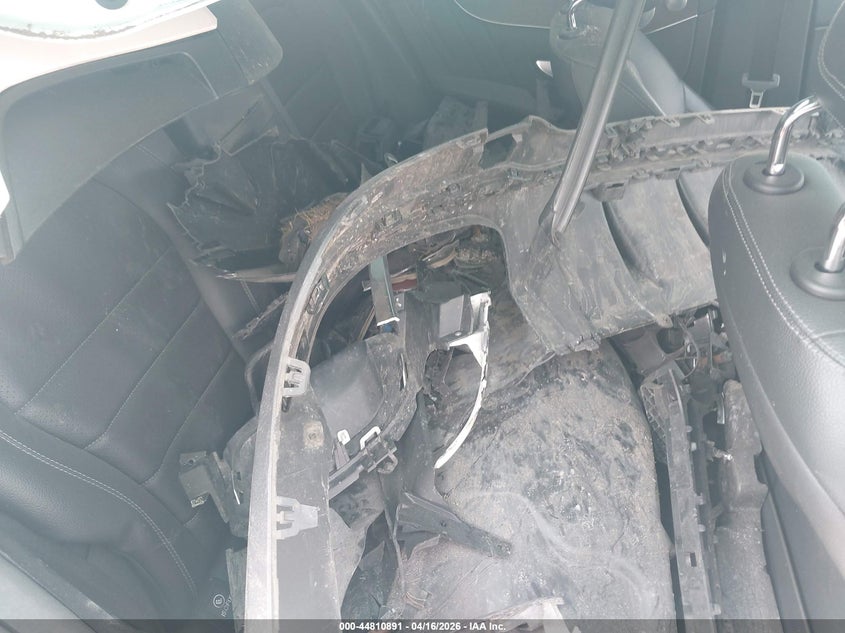 2021 Mercedes-benz Glc VIN W1N0G8EB3MV284195 IAAI salvage auction — BIO HAZARD, Wait Title, sold $1,650 on 2026-07-28 (photo 8)