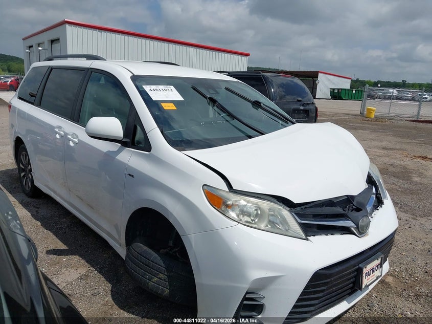 2018 Toyota Sienna VIN 5TDJZ3DC8JS194274 IAAI salvage auction — SIDE, Clear (Oklahoma), sold $2,300 on 2026-07-21 (photo 1)