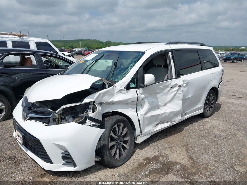 2018 Toyota Sienna VIN 5TDJZ3DC8JS194274 IAAI salvage auction — SIDE, Clear (Oklahoma), sold $2,300 on 2026-07-21 (photo 2)