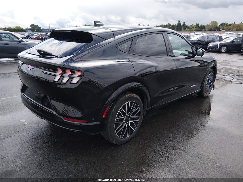2024 Ford Mustang mach-e VIN 3FMTK3SU3RMA43004 IAAI salvage auction — LEFT SIDE, Salvage Title, sold $11,800 on 2026-07-30 (photo 4)