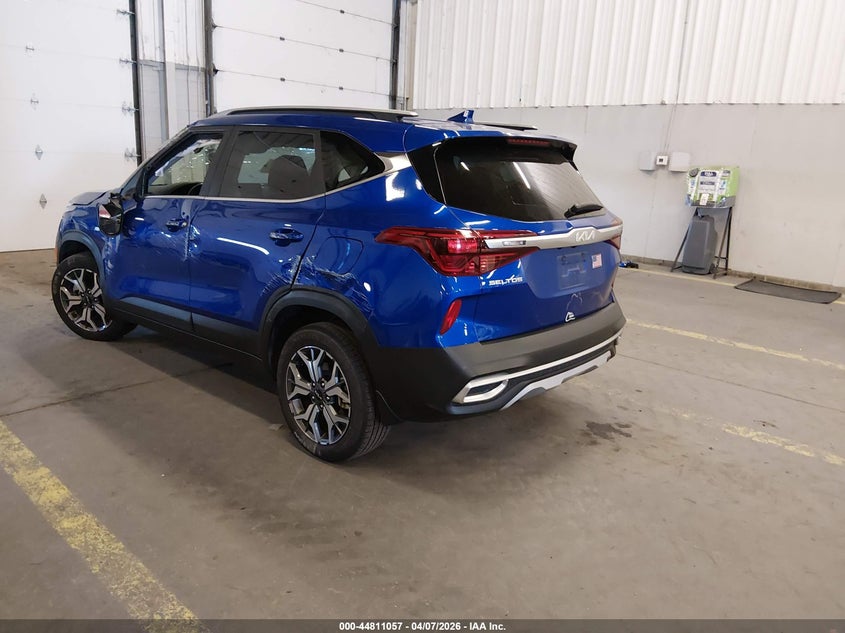 2023 Kia Seltos VIN KNDERCAAXP7466282 IAAI salvage auction — ROLLOVER, Salvage Title, sold $2,300 on 2026-07-23 (photo 3)