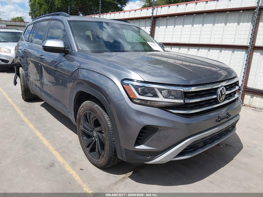 2022 Volkswagen Atlas VIN 1V2JP2CA2NC555178 — IAAI salvage auction photo