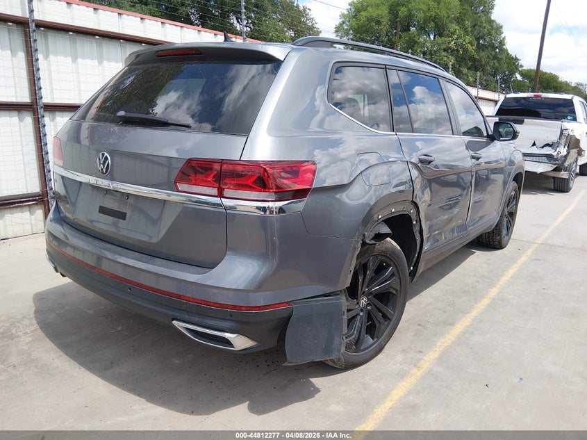 2022 Volkswagen Atlas VIN 1V2JP2CA2NC555178 IAAI salvage auction — RIGHT SIDE, Original (Texas), sold $10,200 on 2026-08-25 (photo 4)