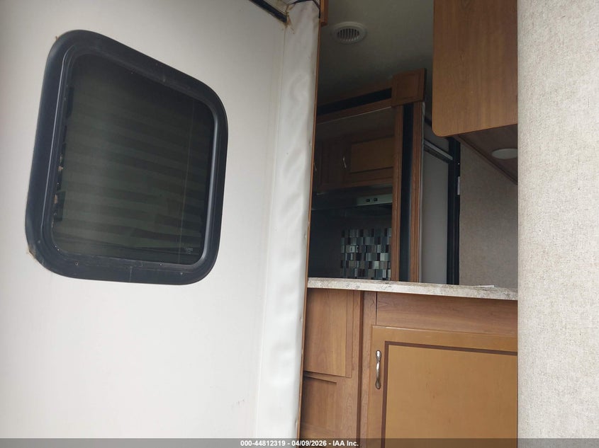 2017 Coachmen Catalina VIN 5ZT2CAYB7JT011426 IAAI salvage auction — UNKNOWN, Original (Texas), sold $9,550 on 2026-07-07 (photo 8)