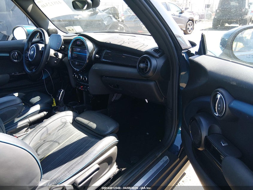 2021 Mini Convertible VIN WMWWJ5C04M3N22163 IAAI salvage auction — FRONT END, Salvage (New Jersey), sold $4,250 on 2026-08-10 (photo 5)