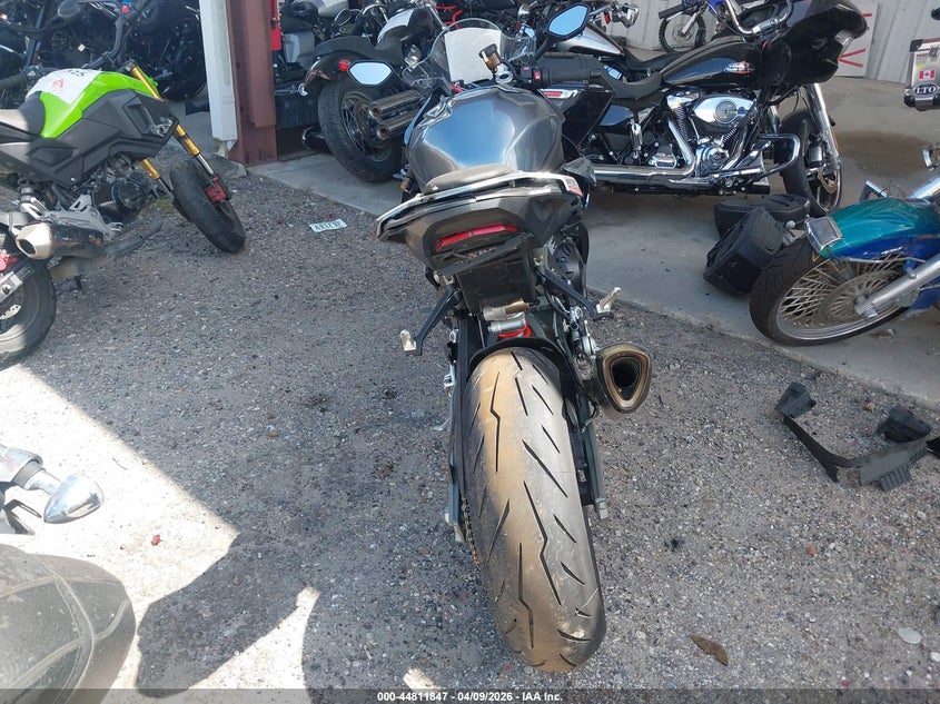 2025 BMW S 1000 VIN WB10P2308S6L16861 IAAI salvage auction — FRONT END, Salvage (Texas), sold $13,250 on 2026-07-07 (photo 6)