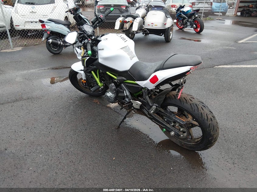 2017 Kawasaki Er VIN JKAEREG16HDA01887 IAAI salvage auction — WATER/FLOOD, Salvage Title, sold $25 on 2026-07-28 (photo 3)