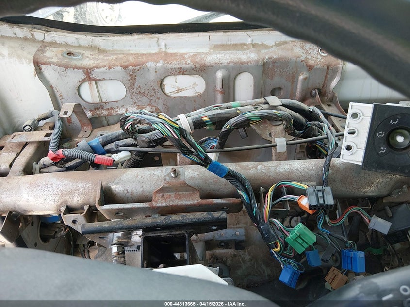 2014 Isuzu VIN JALC4W160E7001072 IAAI salvage auction — FRONT END, Wait Title, sold $25 on 2026-07-29 (photo 5)