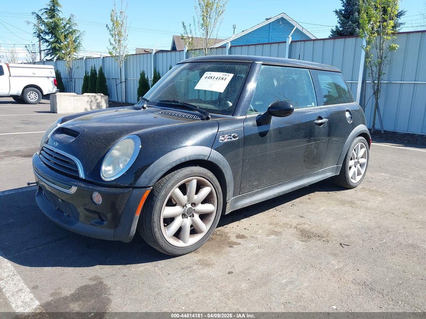 2003 Mini Cooper VIN WMWRE33423TD64478 IAAI salvage auction — SIDE, Clear - Public Restricted (Oregon), sold $125 on 2026-09-22 (photo 2)