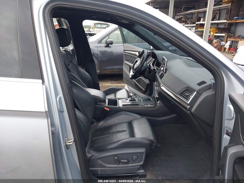 2018 Audi Sq5 VIN WA1A4AFY7J2216164 IAAI salvage auction — FRESH WATER, Salvage (Hawaii), sold $2,050 on 2026-07-28 (photo 5)