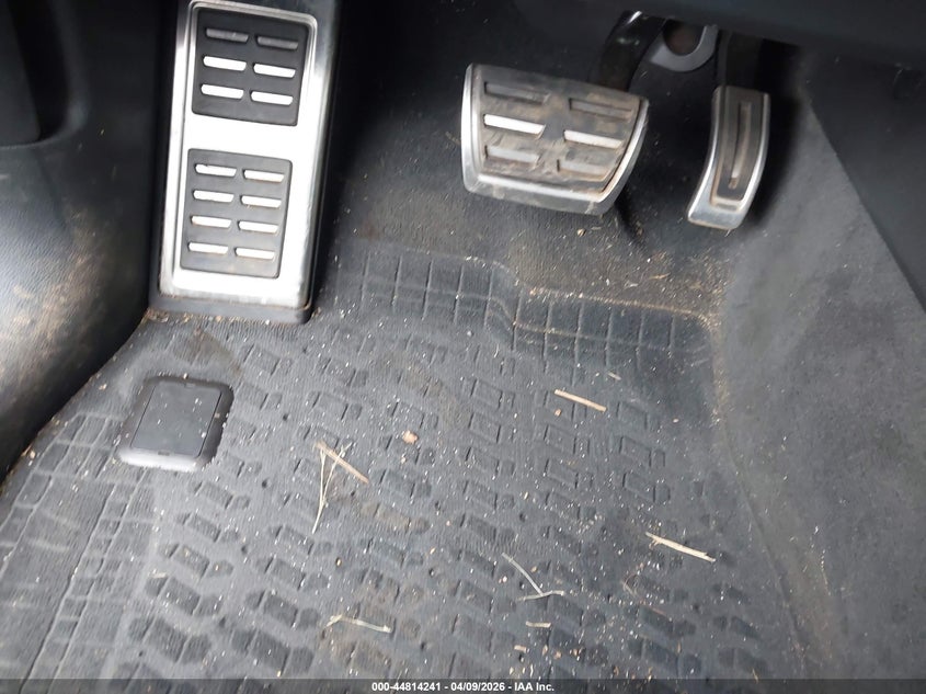 2018 Audi Sq5 VIN WA1A4AFY7J2216164 IAAI salvage auction — FRESH WATER, Salvage (Hawaii), sold $2,050 on 2026-07-28 (photo 6)