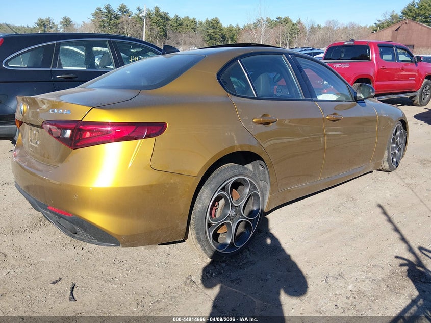 2023 Alfa romeo Giulia VIN ZARFANBN1P7669060 IAAI salvage auction — LEFT FRONT, Salvage Title, sold $4,050 on 2026-07-17 (photo 4)