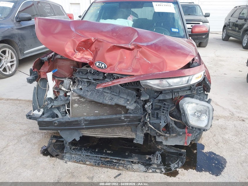 2020 Kia Soul VIN KNDJ23AU2L7084657 IAAI salvage auction — FRONT END, Salvage (Texas), sold $750 on 2026-07-30 (photo 6)