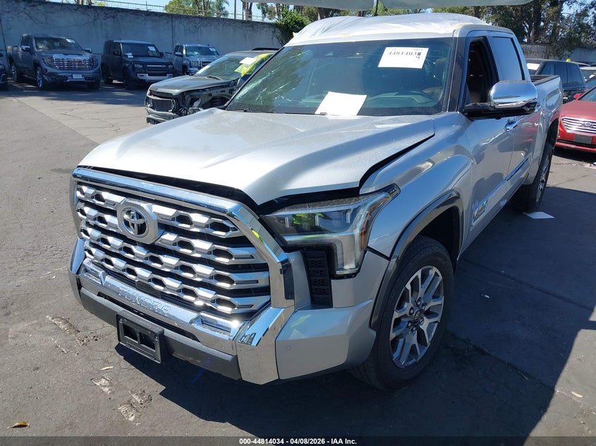 2025 Toyota Tundra VIN 5TFMA5DB8SX308891 IAAI salvage auction — SIDE, Salvage Title, sold $17,100 on 2026-07-22 (photo 2)