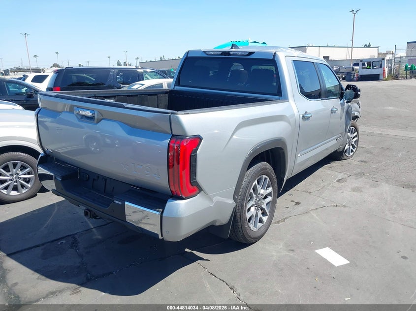 2025 Toyota Tundra VIN 5TFMA5DB8SX308891 IAAI salvage auction — SIDE, Salvage Title, sold $17,100 on 2026-07-22 (photo 4)