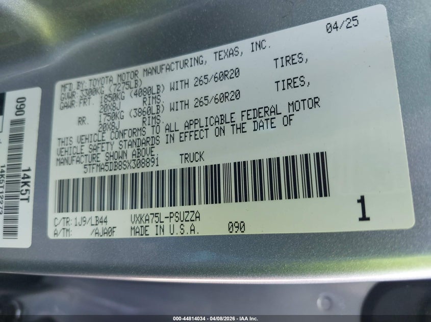 2025 Toyota Tundra VIN 5TFMA5DB8SX308891 IAAI salvage auction — SIDE, Salvage Title, sold $17,100 on 2026-07-22 (photo 9)