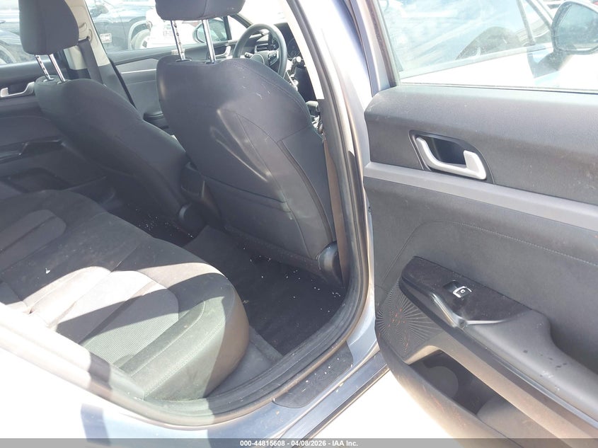2022 Kia K5 VIN 5XXG24J20NG083886 IAAI salvage auction — WATER/FLOOD, Salvage Title, sold $4,000 on 2026-07-14 (photo 8)