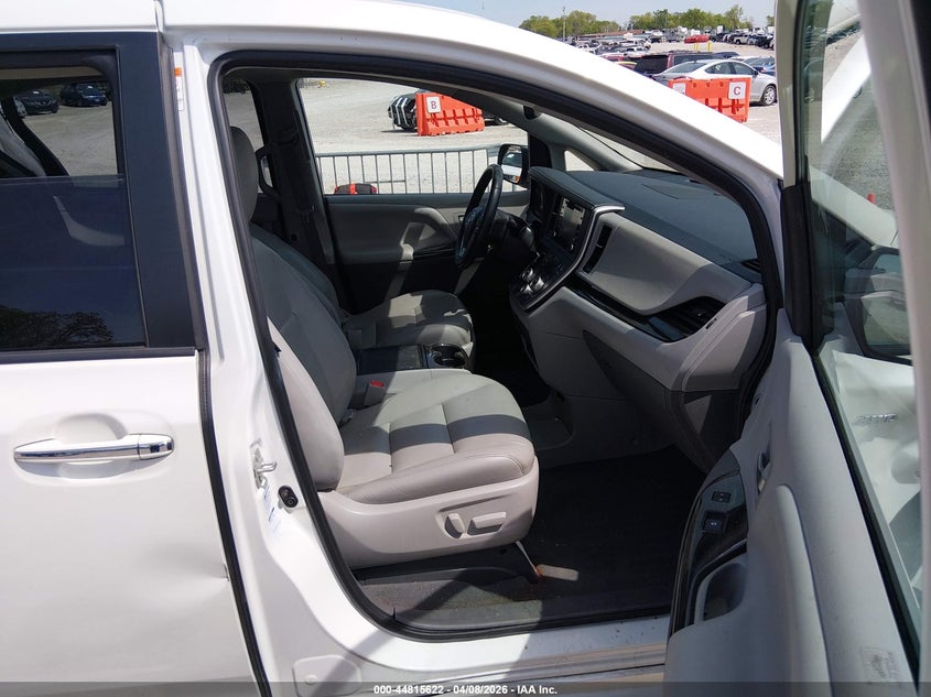 2020 Toyota Sienna VIN 5TDDZ3DC2LS242495 IAAI salvage auction — REAR END, Salvage Title, sold $350 on 2026-07-22 (photo 5)