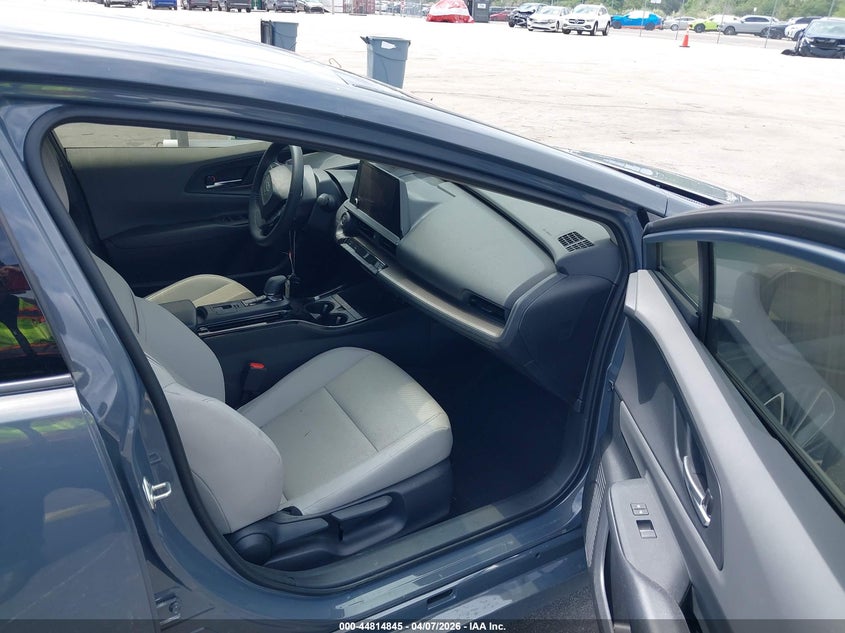 2025 Toyota Prius VIN JTDACAAU7S3062841 IAAI salvage auction — INTERIOR BURN, Wait Title, sold $16,650 on 2026-07-30 (photo 5)