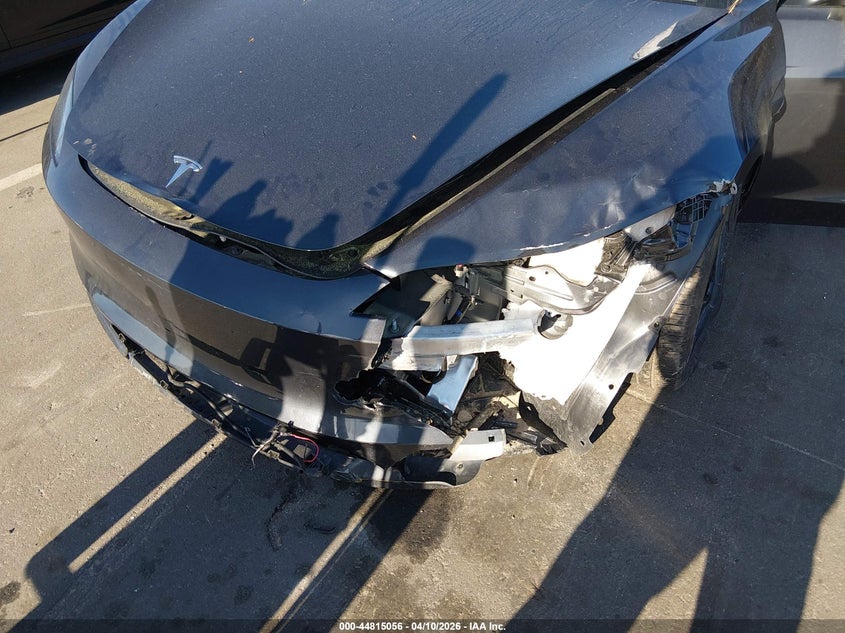 2025 Tesla Model 3 VIN 5YJ3E1EA9SF938265 IAAI salvage auction — LEFT FRONT, Salvage Title, sold $10,100 on 2026-07-16 (photo 6)