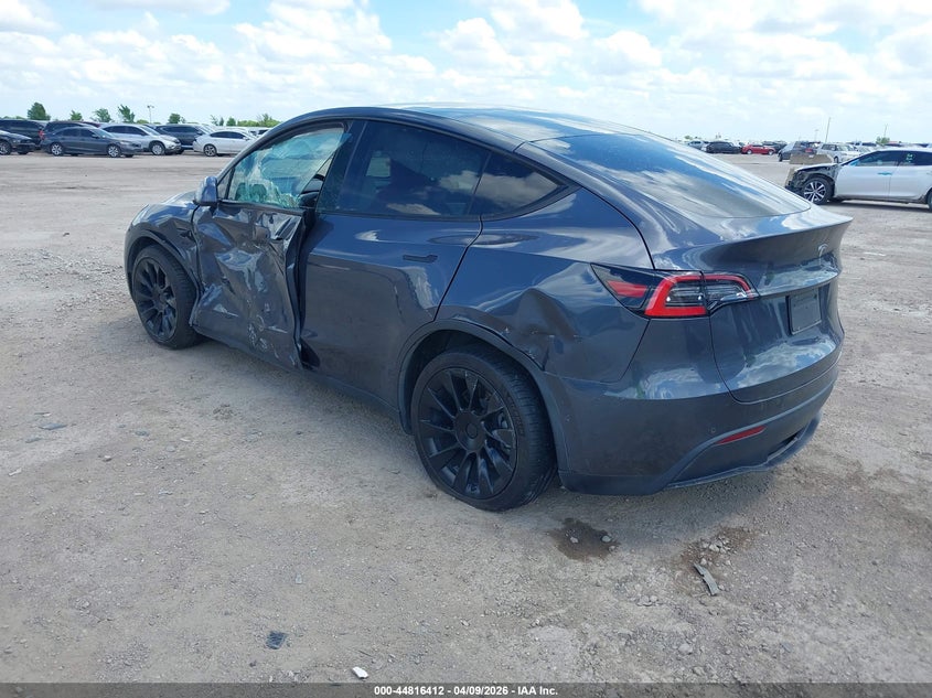 2021 Tesla Model y VIN 5YJYGDED8MF105331 IAAI salvage auction — LEFT SIDE, Salvage Title, sold $2,350 on 2026-07-09 (photo 3)