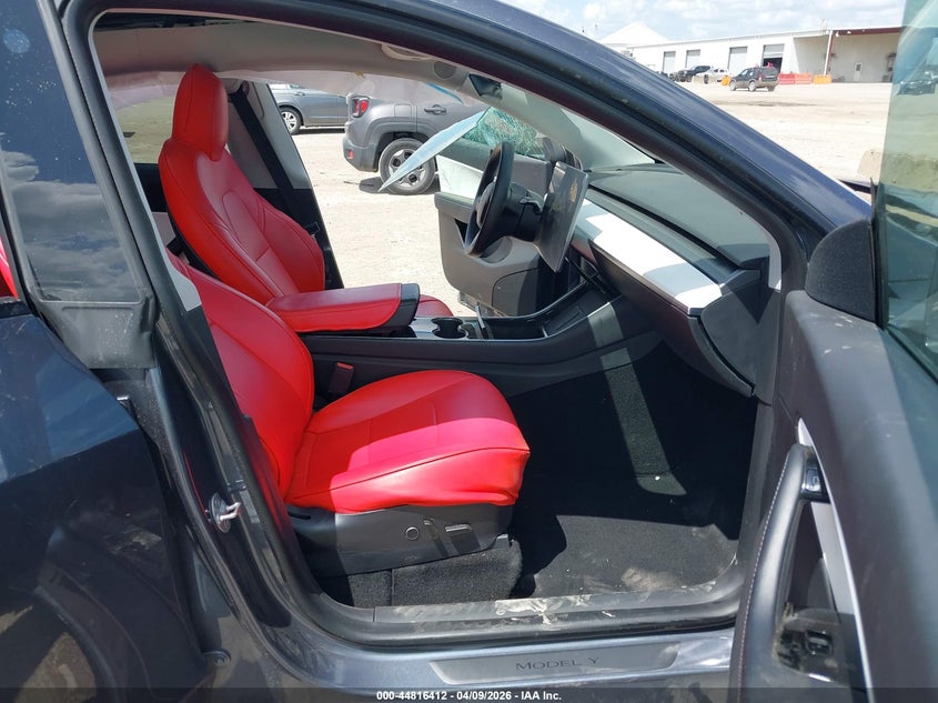 2021 Tesla Model y VIN 5YJYGDED8MF105331 IAAI salvage auction — LEFT SIDE, Salvage Title, sold $2,350 on 2026-07-09 (photo 5)