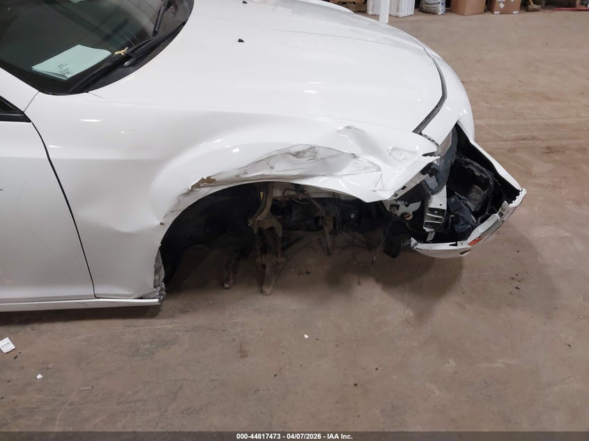 2017 Chrysler 300 VIN 2C3CCAGG9HH522036 IAAI salvage auction — RIGHT FRONT, Regular (South Dakota), sold $2,700 on 2026-07-11 (photo 6)