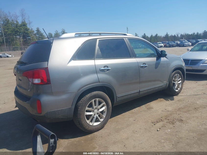 2015 Kia Sorento VIN 5XYKTDA65FG554700 IAAI salvage auction — FRONT END, Salvage Title, sold $850 on 2026-07-10 (photo 4)