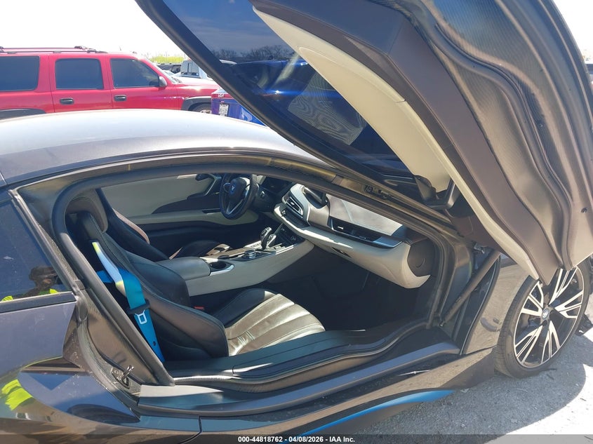 2014 BMW I8 VIN WBY2Z2C52EVX64572 IAAI salvage auction — RIGHT FRONT, Original (Texas), sold $18,100 on 2026-07-14 (photo 5)