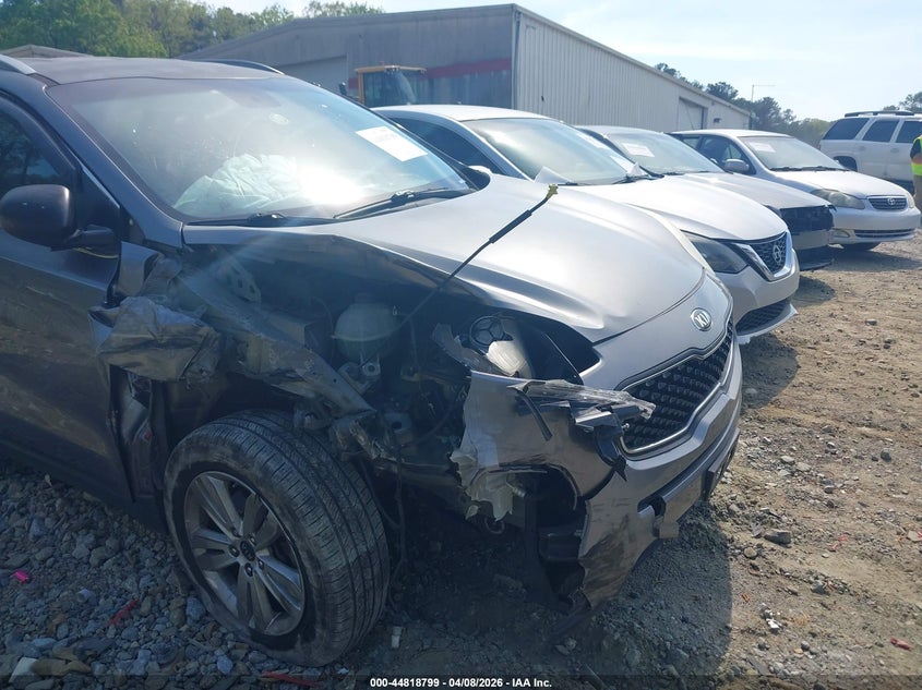 2017 Kia Sportage VIN KNDPM3ACXH7076549 IAAI salvage auction — FRONT END, Salvage Title, sold $2,050 on 2026-07-14 (photo 6)