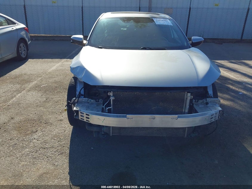 2019 Honda Civic VIN SHHFK7H96KU203137 IAAI salvage auction — RIGHT FRONT, Salvage Title, sold $5,250 on 2026-07-13 (photo 6)