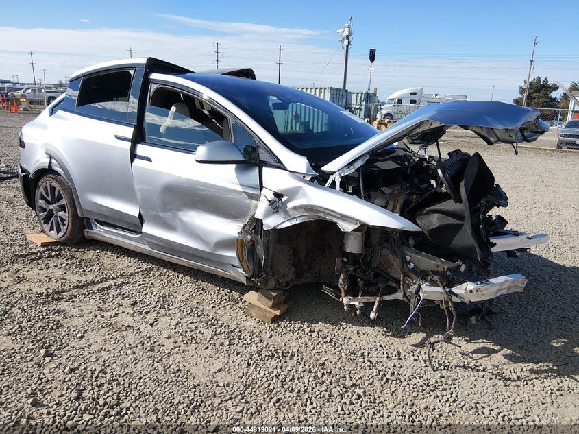 2025 Tesla Model x VIN 7SAXCDE56SF463608 IAAI salvage auction — FRONT END, Salvage (Oregon), sold $18,250 on 2026-07-13 (photo 1)