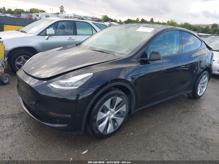 2022 Tesla Model y VIN 7SAYGDEE0NF449166 IAAI salvage auction — REAR END, Salvage (Arizona), sold $8,600 on 2026-07-30 (photo 2)