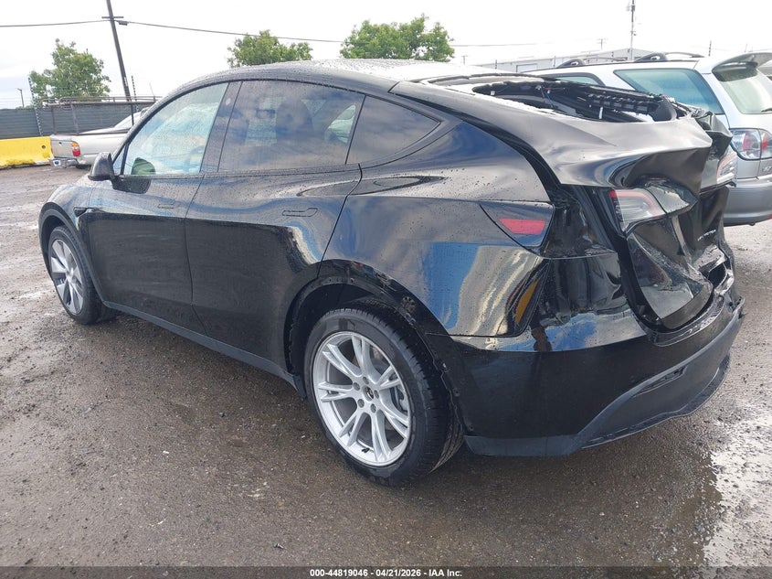 2022 Tesla Model y VIN 7SAYGDEE0NF449166 IAAI salvage auction — REAR END, Salvage (Arizona), sold $8,600 on 2026-07-30 (photo 3)