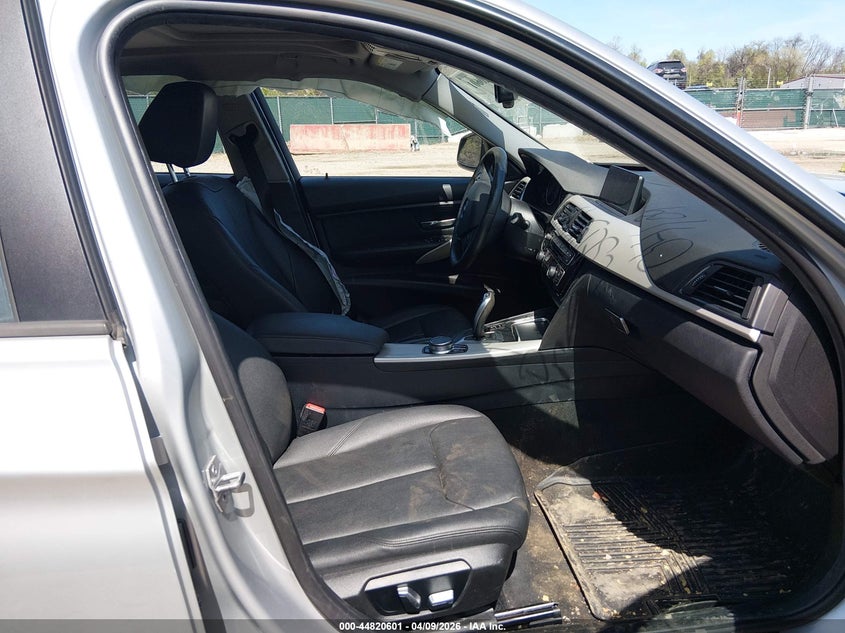 2018 BMW 3er VIN WBA8A3C51JA494614 IAAI salvage auction — LEFT SIDE, Salvage (Texas), sold $3,200 on 2026-07-30 (photo 5)