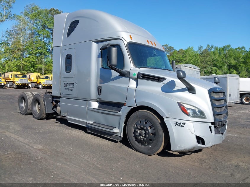 2018 Freightliner New cascadia 126 VIN 3AKJHHDR8JSJM7362 — IAAI salvage auction photo