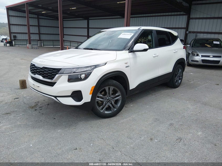 2023 Kia Seltos VIN KNDEPCAA5P7375751 IAAI salvage auction — VANDALISM, Salvage Title, sold $7,900 on 2026-08-13 (photo 2)