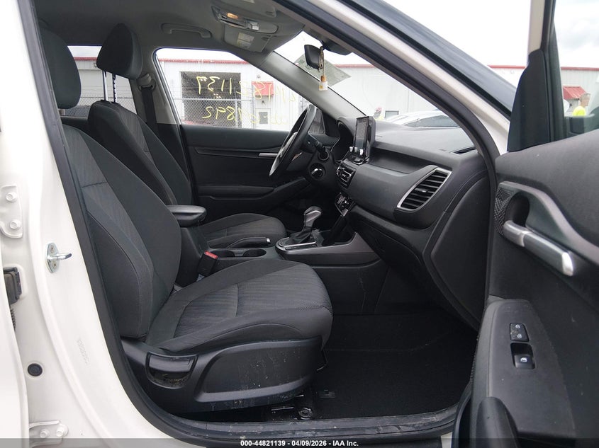 2023 Kia Seltos VIN KNDEPCAA5P7375751 IAAI salvage auction — VANDALISM, Salvage Title, sold $7,900 on 2026-08-13 (photo 5)