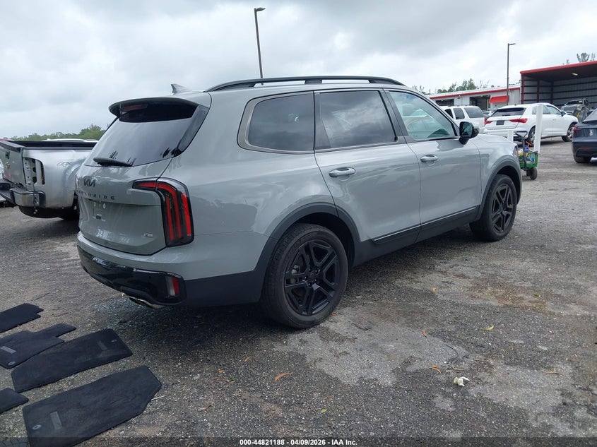 2025 Kia Telluride VIN 5XYP5DGC0SG602949 IAAI salvage auction — LEFT SIDE, Salvage (New Hampshire), sold $17,300 on 2026-07-27 (photo 4)