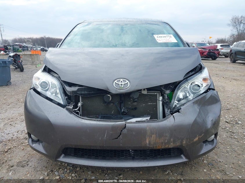 2017 Toyota Sienna VIN 5TDYZ3DC6HS804908 IAAI salvage auction — FRONT END, Salvage Title, sold $3,950 on 2026-07-30 (photo 6)
