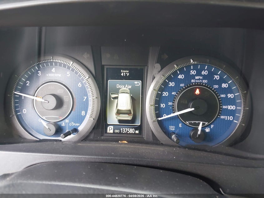 2017 Toyota Sienna VIN 5TDYZ3DC6HS804908 IAAI salvage auction — FRONT END, Salvage Title, sold $3,950 on 2026-07-30 (photo 7)