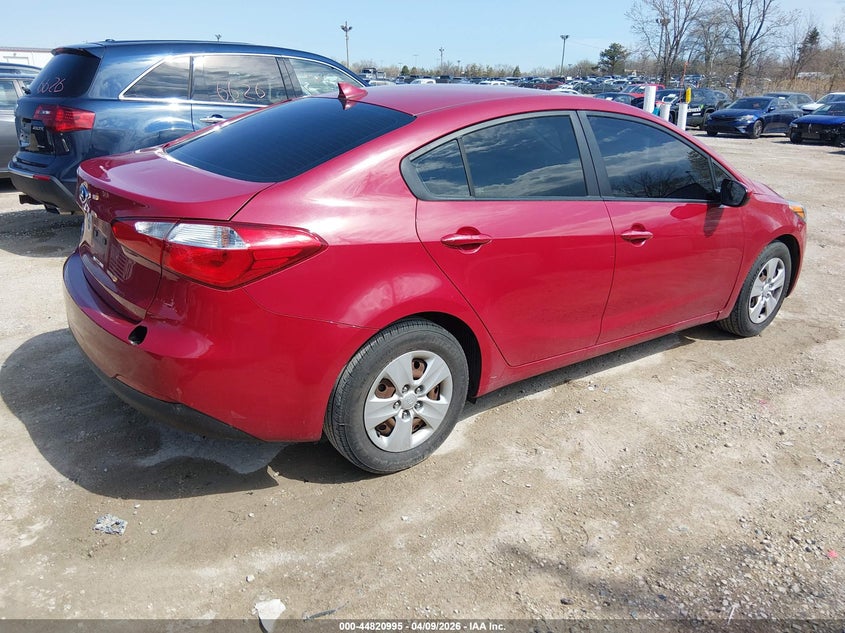 2016 Kia Forte VIN KNAFK4A65G5554241 IAAI salvage auction — REAR END, Salvage (Illinois), sold $25 on 2026-07-28 (photo 4)