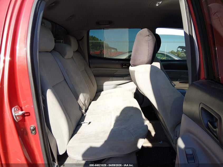 2011 Toyota Tacoma VIN 5TFJU4GN7BX005658 IAAI salvage auction — RIGHT SIDE, Salvage (Mississippi), sold $3,200 on 2026-07-15 (photo 8)