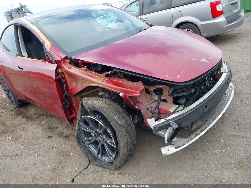 2025 Tesla Model y VIN 7SAYGDEE2SF287696 IAAI salvage auction — FRONT END, Wait Title, sold $12,600 on 2026-07-23 (photo 6)