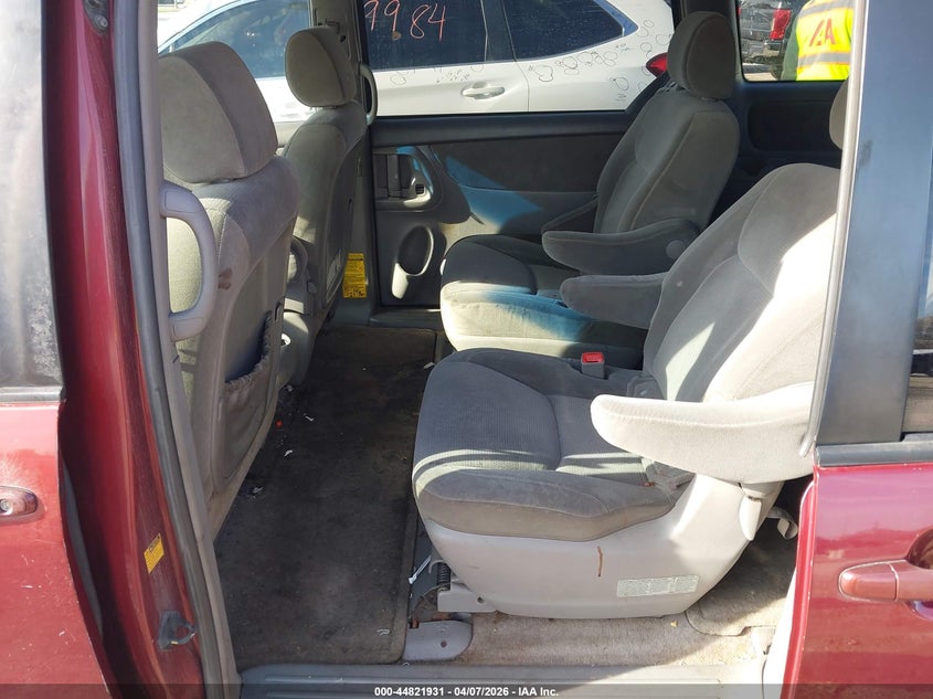 2005 Toyota Sienna VIN 5TDZA23C15S332765 IAAI salvage auction — NORMAL WEAR, Salvage (Texas), sold $650 on 2026-07-07 (photo 8)