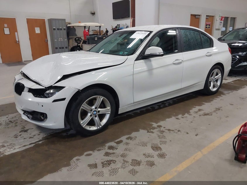 2013 BMW 3er VIN WBA3B3C52DJ976911 IAAI salvage auction — FRONT END, Salvage Title, sold $650 on 2026-07-27 (photo 2)
