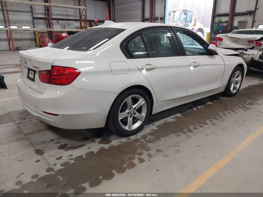 2013 BMW 3er VIN WBA3B3C52DJ976911 IAAI salvage auction — FRONT END, Salvage Title, sold $650 on 2026-07-27 (photo 4)