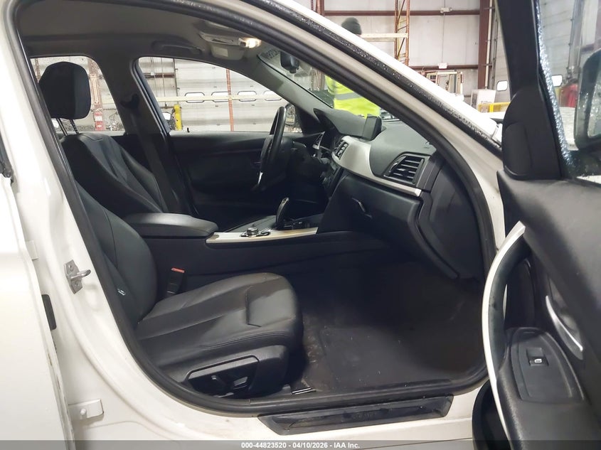 2013 BMW 3er VIN WBA3B3C52DJ976911 IAAI salvage auction — FRONT END, Salvage Title, sold $650 on 2026-07-27 (photo 5)